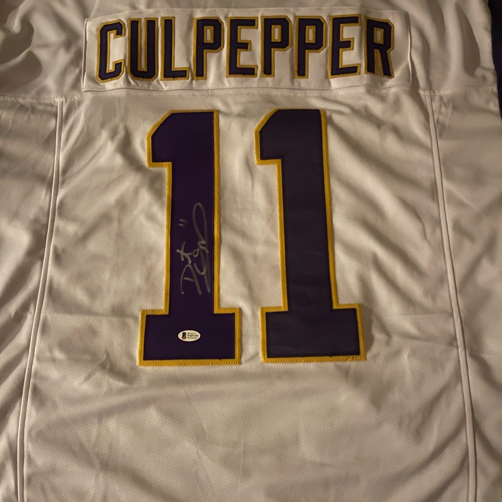 Autographed Daunte Culpepper Vikings Jersey w/ certificate